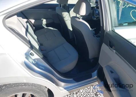 2018 Hyundai Elantra Value Edition z USA, uszkodzony, nr VIN KMHD84LF2JU613650